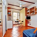 Rome Accommodation Leonina Apartment